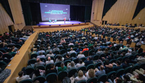 Toni Nadal llena el Buero Vallejo con una lección de vida y superación “donde la voluntad se puede entrenar”