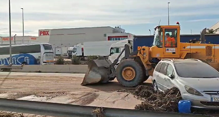 Transportes flexibiliza los tiempos conducción y descanso para facilitar los trabajos de limpieza por la DANA