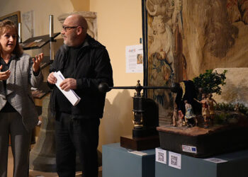 Un tapiz de la Catedral de Cuenca se transforma en una maqueta táctil para personas con discapacidad visual