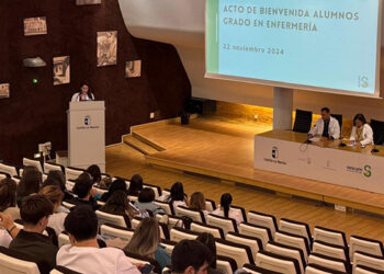 Un total de 57 estudiantes de segundo de Enfermería de la UAH inician su formación práctica en el Área Integrada de Guadalajara