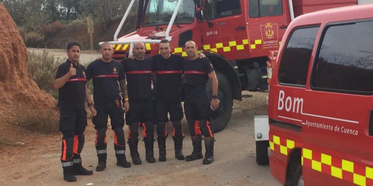 Una dotación de Bomberos del Ayuntamiento de Cuenca se desplaza a Valencia para colaborar en tareas como rescates y achiques de agua 1 Una dotación de Bomberos del Ayuntamiento de Cuenca se desplaza a Valencia para colaborar en tareas como rescates y achiques de agua