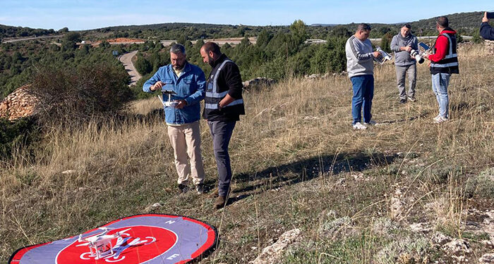 ADEL, con la colaboración de APAG, formó a 17 nuevos pilotos de drones