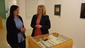 Aguirre acoge hasta el 10 de enero la exposición ‘Arte japonés en los libros del fondo Fernando Zóbel de la Biblioteca Municipal’