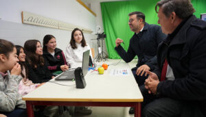 Comienza la entrega de alrededor de 37.400 dispositivos electrónicos en centros educativos de Castilla-La Mancha