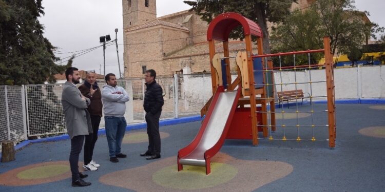Torrubia del Campo mejora las instalaciones deportivas del colegio gracias a las ayudas de la Diputación de Cuenca 1 Torrubia del Campo mejora las instalaciones deportivas del colegio gracias a las ayudas de la Diputación de Cuenca