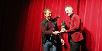 David López Sandoval recoge emocionado el Premio de Teatro Ciudad de Guadalajara ‘Antonio Buero Vallejo’ por su obra ‘Aquiles’