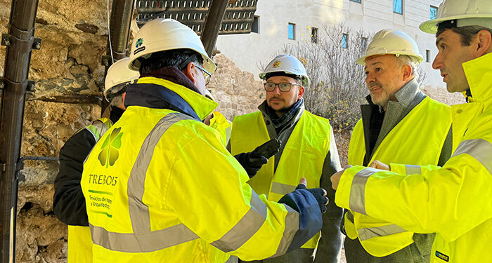 Dolz y Martínez comprueban el avance de las obras del paso peatonal bajo el Puente de la Trinidad 1 Dolz y Martínez comprueban el avance de las obras del paso peatonal bajo el Puente de la Trinidad