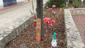 El Ayuntamiento de Gascueña recicla en la decoración navideña del municipio