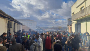 El calor de las calderas pudo con el frio y el aguanieve en la 44 edición de la fiesta de Las Migas de Jadraque