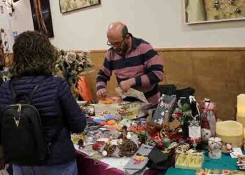El mercadillo del puente de la Constitución le da el Pistoletazo de salida a la Navidad en Almonacid de Zorita