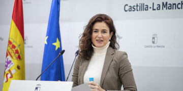 El paro baja en más de 8.000 personas en Castilla-La Mancha en el último año y el empleo consolida su cifra récord después de crecer en noviembre