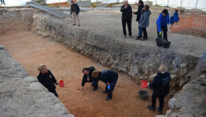 El taller Recual de Noheda culmina una excavación de 70 m2 y dos metros de profundidad con hallazgos importantes