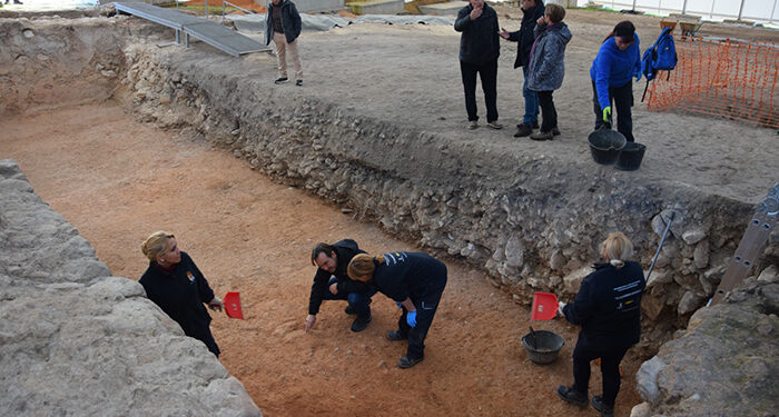 El taller Recual de Noheda culmina una excavación de 70 m2 y dos metros de profundidad con hallazgos importantes 1 El taller Recual de Noheda culmina una excavación de 70 m2 y dos metros de profundidad con hallazgos importantes