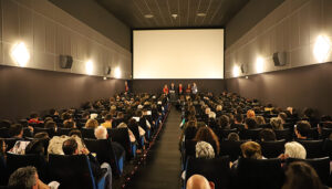 Estudiantes de la UCLM presentan sus cortometrajes en la gran pantalla en el festival “UCLM en corto” en el campus de Cuenca