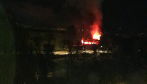 Extinguido un incendio en una antigua nave del Tyce, junto a la antigua cantina del Fuerte de San Francisco