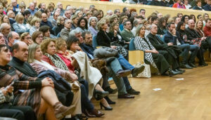 Guadalajara se vuelca con el concierto solidario de Manos Unidas celebrado en el Teatro Buero Vallejo