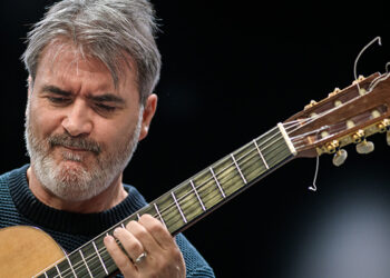 Guitarra solidaria para el fin de año en Landete con el concertista Rafael Serrallet