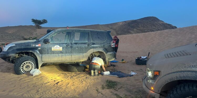 Dos conquenses en el Sáhara. Quinta jornada de incidencias y el hotel de adobe, en medio de la nada, pero con piscina