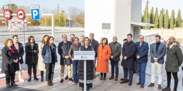 Inaugurado el aparcamiento disuasorio municipal de la calle Hermanos Fernández Galiano que cuenta con casi 400 plazas