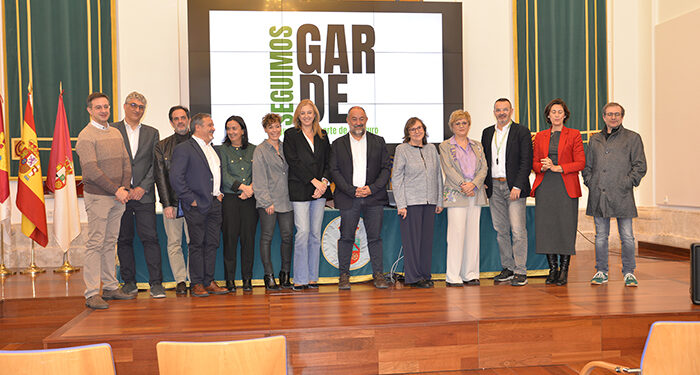 Julián Garde recibe con satisfacción los resultados y la participación en las elecciones que lo revalidan como rector de la UCLM 1 Julián Garde recibe con satisfacción los resultados y la participación en las elecciones que lo revalidan como rector de la UCLM