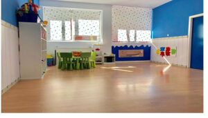 La Comunidad Educativa de la Escuela Infantil Cascabel pide a la Junta que cubra las vacantes de personal en el centro.