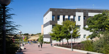 La Facultad de Comunicación de la UCLM colabora en un proyecto de RTVE sobre contenidos meteorológicos generados con IA