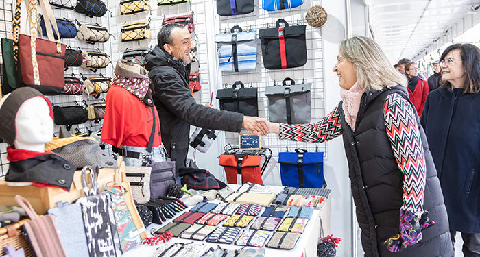 La Feria Navideña del Regalo Artesano de Guadalajara abre sus casetas en la plaza de Santo Domingo hasta el próximo 5 de enero 1 La Feria Navideña del Regalo Artesano de Guadalajara abre sus casetas en la plaza de Santo Domingo hasta el próximo 5 de enero