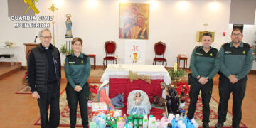 La Guardia Civil dona productos de higiene y limpieza a la Iglesia de San José Obrero de Cuenca
