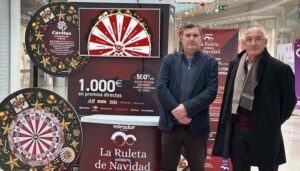 La Navidad del Centro Comercial Mirador arranca con la tradicional Ruleta Solidaria en Favor de Cáritas