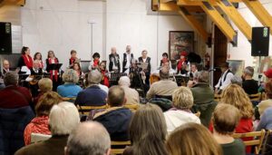 La Rondalla de Almonacid de Zorita lleva la magia de la Navidad al Espacio Cultural El Molino