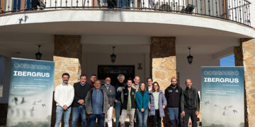 La UCLM participa en el IV Congreso Nacional y II Ibergrus dedicado a las grullas que se celebra en la laguna de El Hito