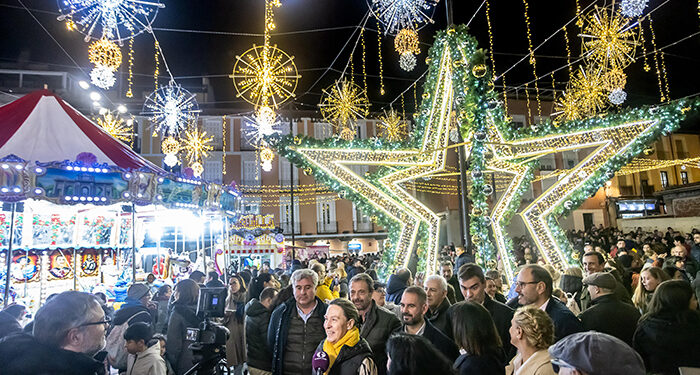 Más de un millón de leds alumbran la Navidad en Guadalajara tras el encendido ornamental realizado desde la Plaza Mayor 1 Más de un millón de leds alumbran la Navidad en Guadalajara tras el encendido ornamental realizado desde la Plaza Mayor