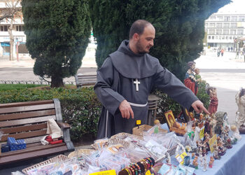 Mercadillo Solidario en la Casa Convento San José de los Hermanos Franciscanos de Cruz Blanca, en Guadalajara 6 Mercadillo Solidario en la Casa Convento San José de los Hermanos Franciscanos de Cruz Blanca, en Guadalajara