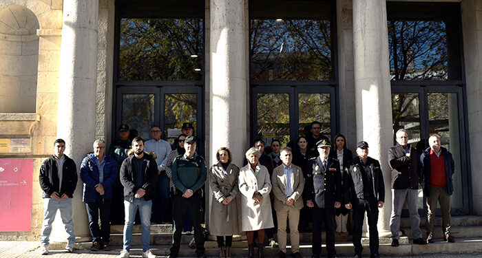 Minuto de silencio en Cuenca en repulsa por el asesinato del bebé de 2 años en la provincia de Jaén 1 Minuto de silencio en Cuenca en repulsa por el asesinato del bebé de 2 años en la provincia de Jaén