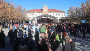Multitudinario tardeo de Nochebuena 2024 en Cabanillas