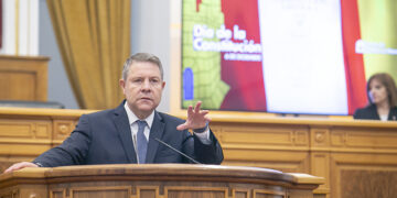 Page aboga por extender el concepto de igualdad de la Constitución Española para todos los españoles, “vivan donde vivan”