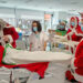 Papá Noel da una gran sorpresa a niños y mayores en Pediatría, Hemodiálisis, Neonatología o Salud Mental del Hospital de Guadalajara 3 Papá Noel da una gran sorpresa a niños y mayores en Pediatría, Hemodiálisis, Neonatología o Salud Mental del Hospital de Guadalajara