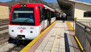 Renfe se reúne con usuarios de la línea C2 de Cercanías y se compromete a mejorar la información que proporciona al viajero