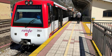 Renfe se reúne con usuarios de la línea C2 de Cercanías y se compromete a mejorar la información que proporciona al viajero