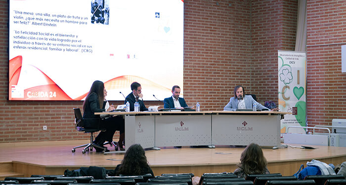 Soledad no deseada, edadismo digital o el precio de la vivienda: preocupaciones del simposio nacional de calidad de vida de la UCLM 1 Soledad no deseada, edadismo digital o el precio de la vivienda preocupaciones del simposio nacional de calidad de vida de la UCLM