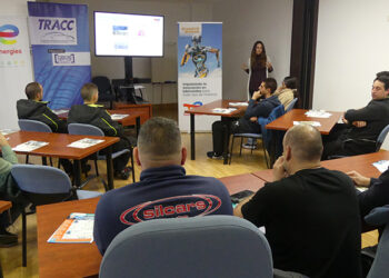 TRACC y Total Energies trasladan información sobre aceites a los talleres de Cuenca TRACC y Total Energies trasladan información sobre aceites a los talleres de Cuenca