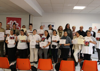 Tejiendo Caminos de Cáritas Diocesana Sigüenza-Guadalajara entrega los diplomas a las mujeres gitanas que han participado en más de una decena de cursos en 2024 1 Tejiendo Caminos de Cáritas Diocesana Sigüenza-Guadalajara entrega los diplomas a las mujeres gitanas que han participado en más de una decena de cursos en 2024