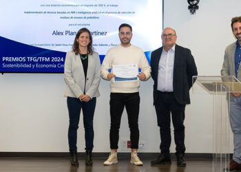 Un estudiante conquense recibe el primer premio de la Cátedra AIMPLAS-UV en Valencia 7 Un estudiante conquense recibe el primer premio de la Cátedra AIMPLAS-UV en Valencia