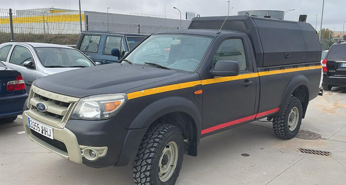 Una decena de empresarios de la provincia de Guadalajara donan una pick up al municipio de Aldaia