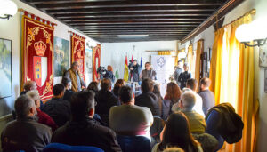 Una veintena de pymes y personas trabajadoras autónomas de Mira reciben el compromiso de la Junta de abordar de forma conjunta la recuperación