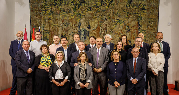 ‘Castilla-La Mancha, Horizonte 2030’ inicia sus trabajos de concertación social sobre ocho ejes de acción y una inversión de 12.500 millones de euros 1 ‘Castilla-La Mancha, Horizonte 2030’ inicia sus trabajos de concertación social sobre ocho ejes de acción y una inversión de 12.500 millones de euros