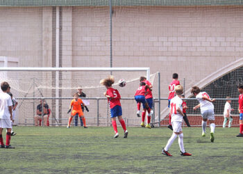 Ayuntamiento de Cabanillas y adjudicataria formalizan el contrato para las obras de reforma del Complejo Deportivo Ramiro Almendros