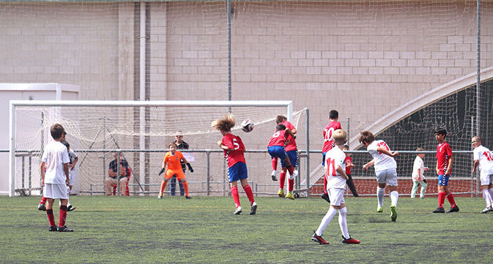 Ayuntamiento de Cabanillas y adjudicataria formalizan el contrato para las obras de reforma del Complejo Deportivo Ramiro Almendros 1 Ayuntamiento de Cabanillas y adjudicataria formalizan el contrato para las obras de reforma del Complejo Deportivo Ramiro Almendros