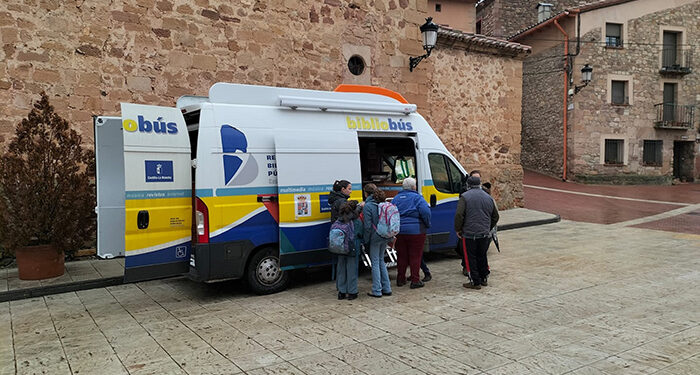 Los Bibliobuses de la provincia de Guadalajara prestaron durante el pasado año 11.266 documentos en 154 núcleos de población 1 Bibliobús