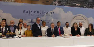 CEOE-Cepyme Cuenca y Agrupación de Hostelería vuelven a FITUR para respaldar al sector turístico